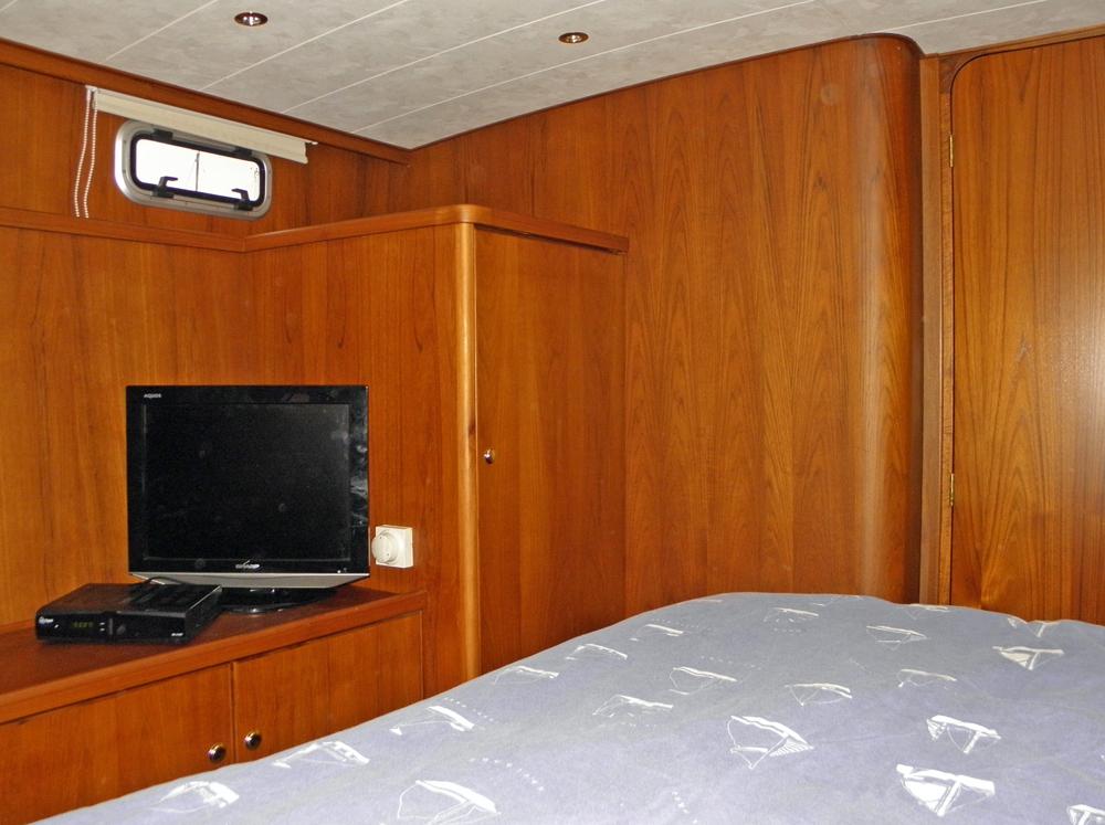 Aft cabin, Accommodation